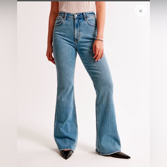 NWT Abercrombie & Fitch Stylish Blue Flared Jeans - Picture 2 of 12